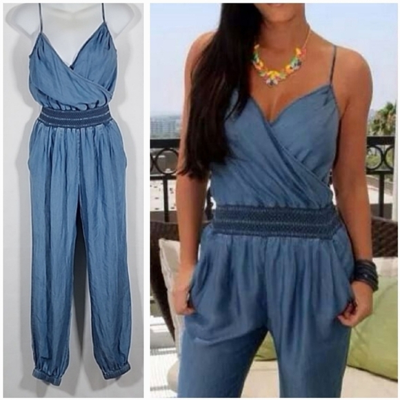 Source Unknown Pants - 🩵 Sleeveless vneck  Pants Jumpsuit Size  XS